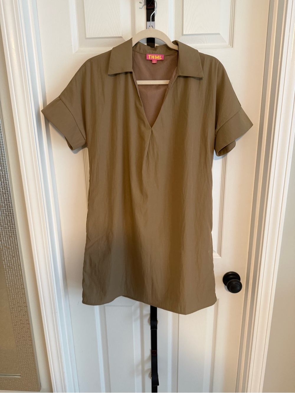 THML Olive Short Sleeve V-Neck Mini Dress with Pockets (NWOT)